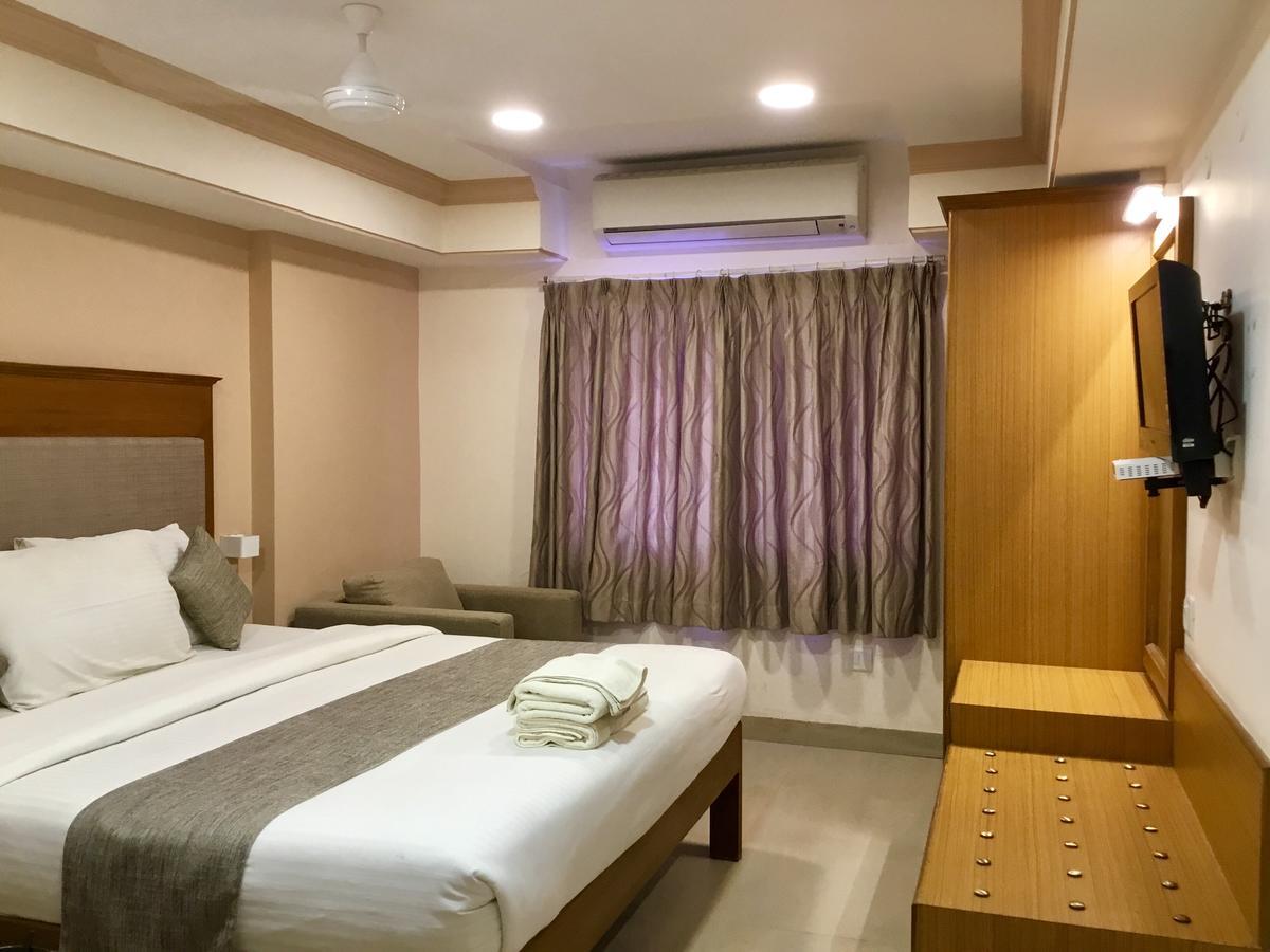 Hotel Sai Towers Puttaparthi Exterior foto