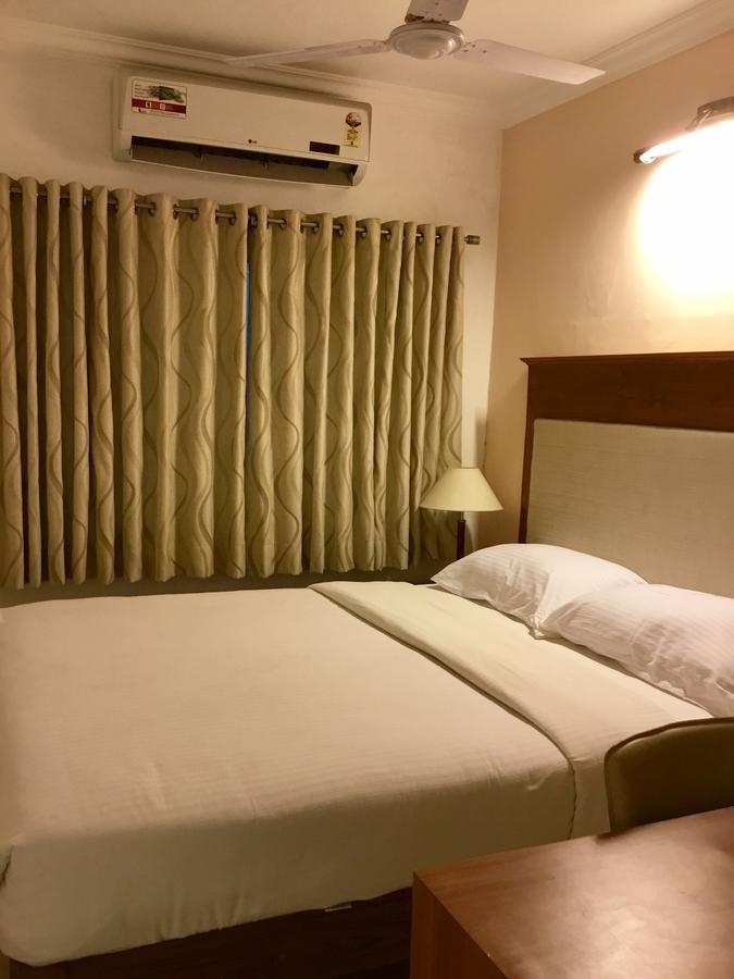 Hotel Sai Towers Puttaparthi Exterior foto