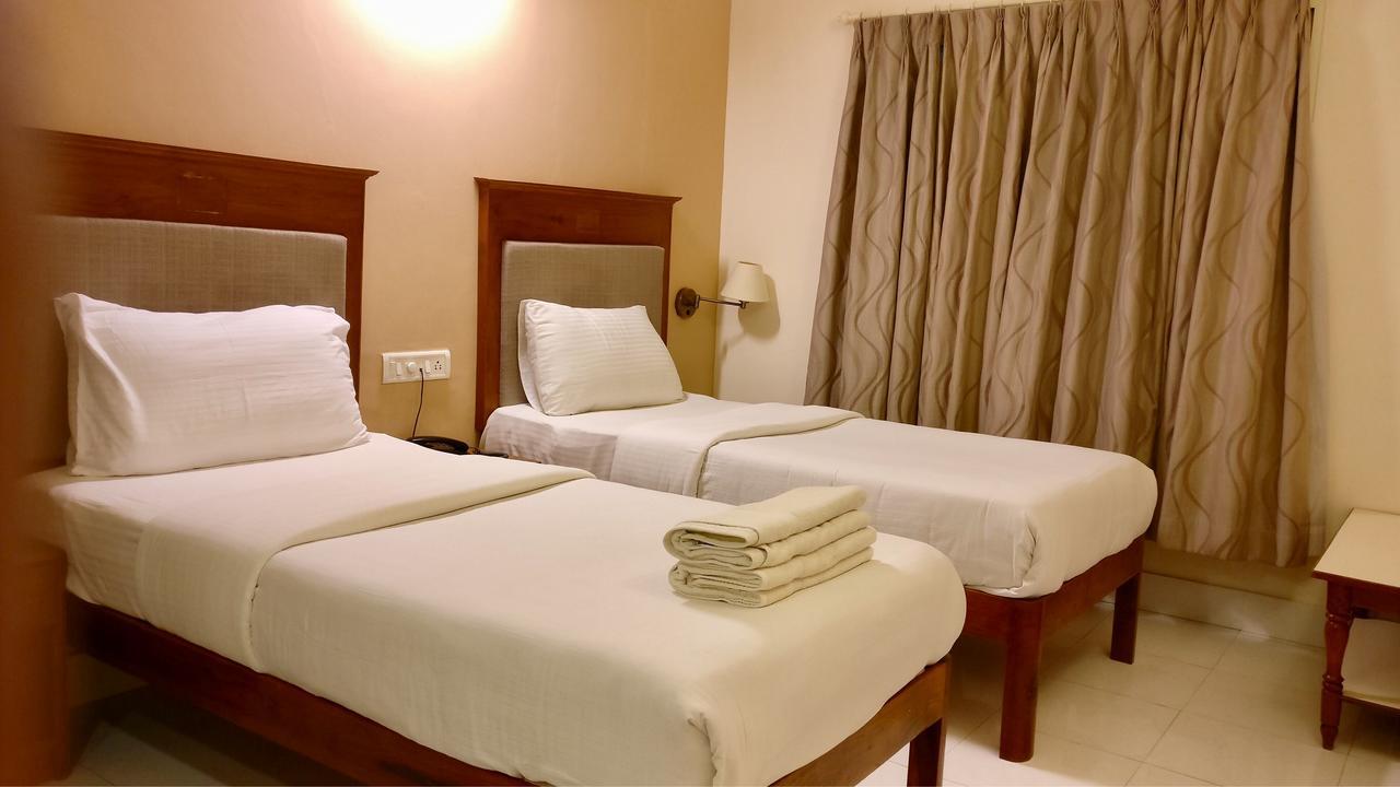 Hotel Sai Towers Puttaparthi Exterior foto