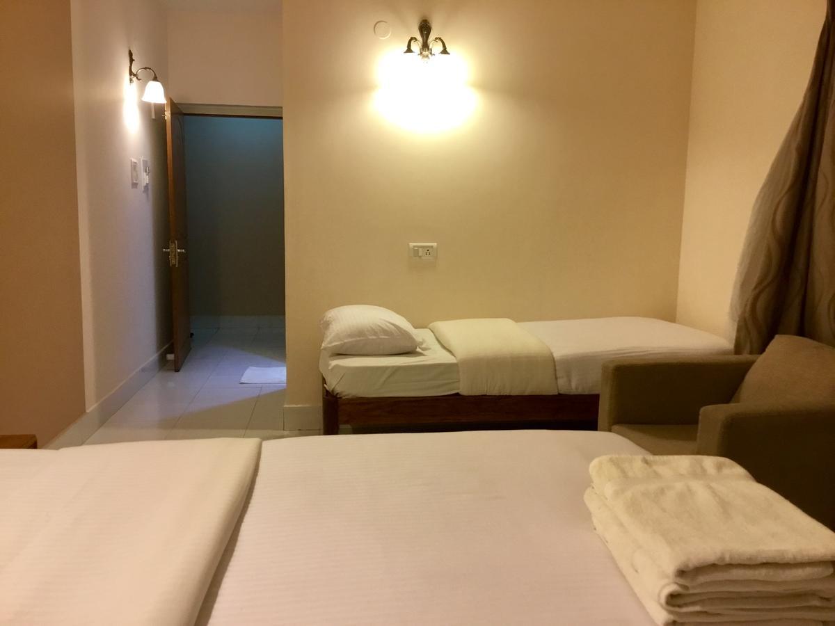 Hotel Sai Towers Puttaparthi Exterior foto