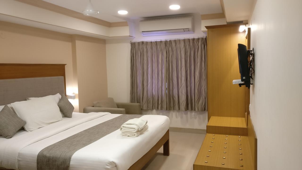 Hotel Sai Towers Puttaparthi Exterior foto