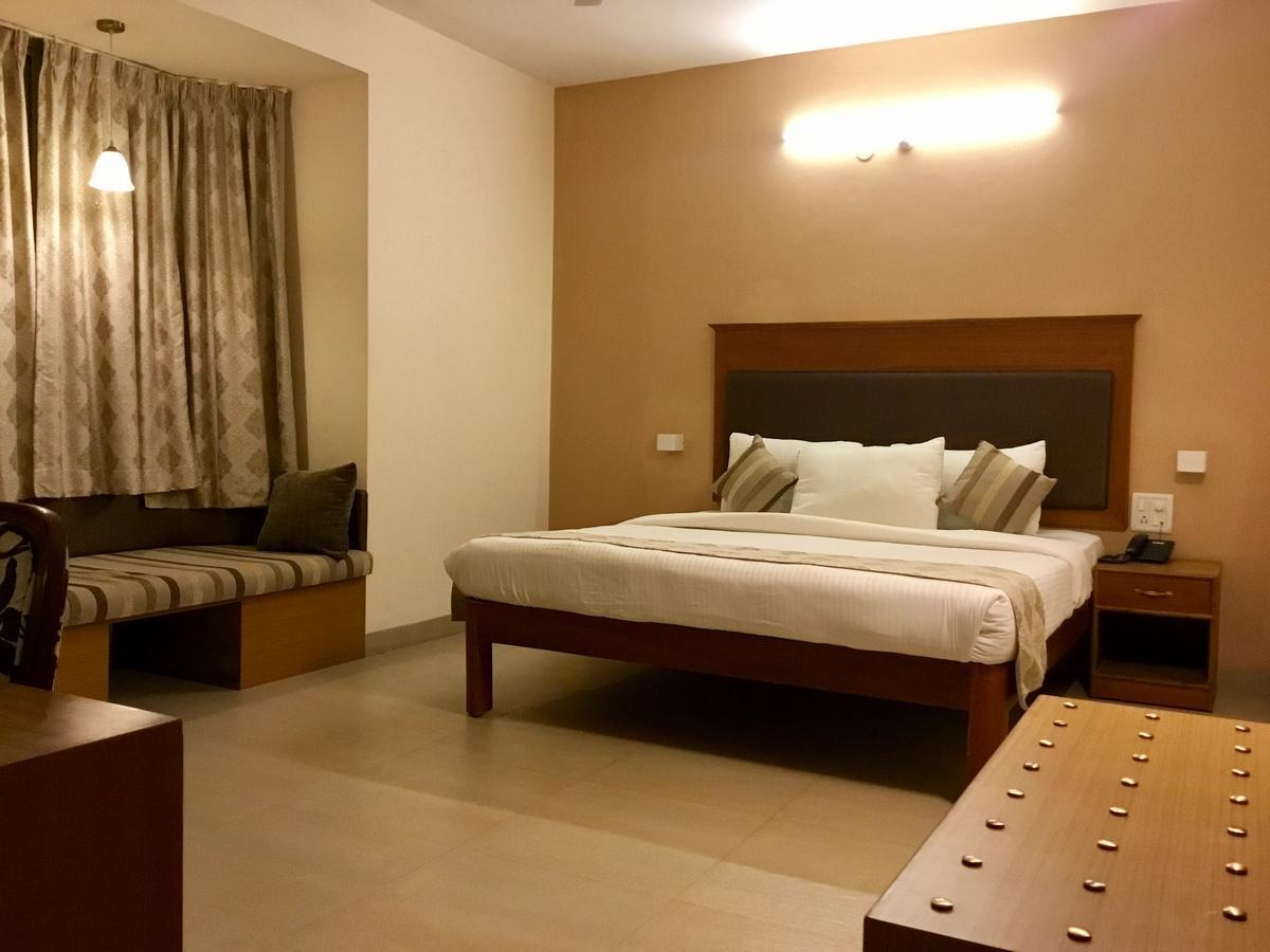 Hotel Sai Towers Puttaparthi Exterior foto